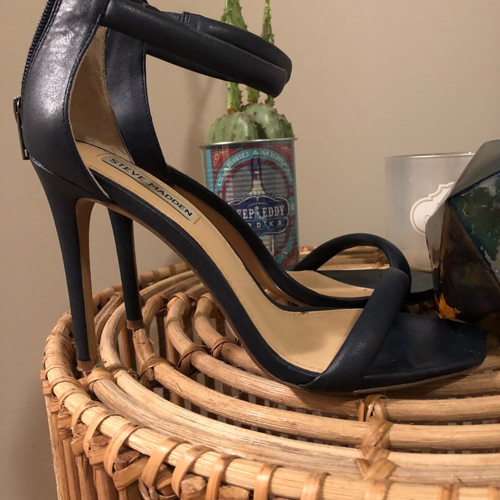 Steve Madden Navy Strappy Heel, Size 8